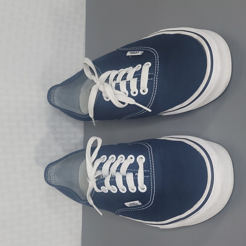 Vans sneakers size 10 excellent condition - Picture 2 of 10